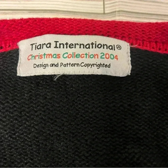 Vintage Tiara International Santa Claus Christmas Sweater - Picture 3 of 5